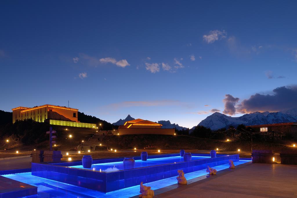 High Mountain Resort-Deqin Deqen Exterior foto